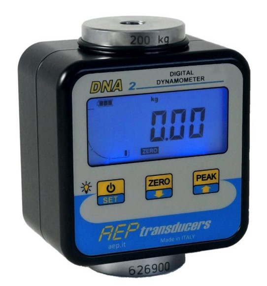 Dinamómetro digital tracción compresión con pantalla LCD retroiluminada y conexión USB datos y carga de batería.