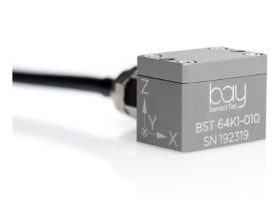 Acelerómetro MEMS triaxial con rangos de hasta 200g, salida amplificada en voltaje. Encapsulado robusto aluminio o acero inox. salida cable.